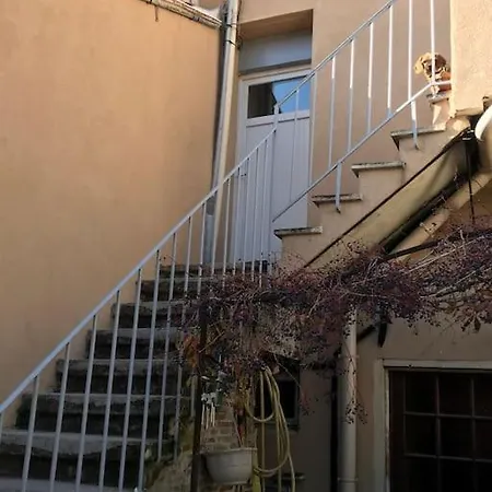 Fabienne Cote Jardins De La Fontaine *