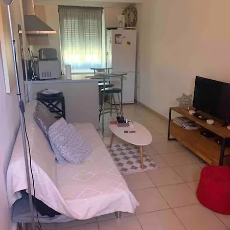 Appartement Fabienne Cote Jardins De La Fontaine