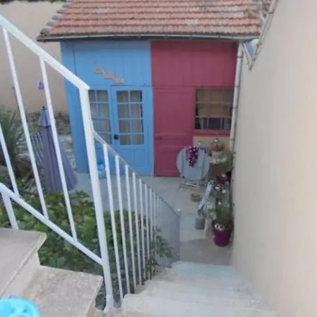 Fabienne Cote Jardins De La Fontaine Appartement Nîmes