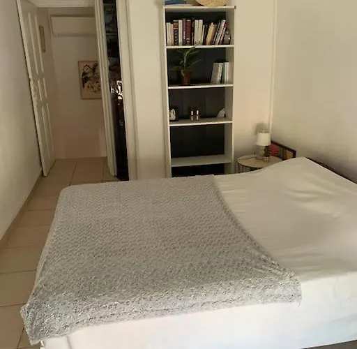 Fabienne Cote Jardins De La Fontaine *